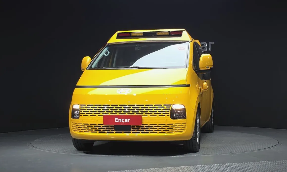 Hyundai Staria