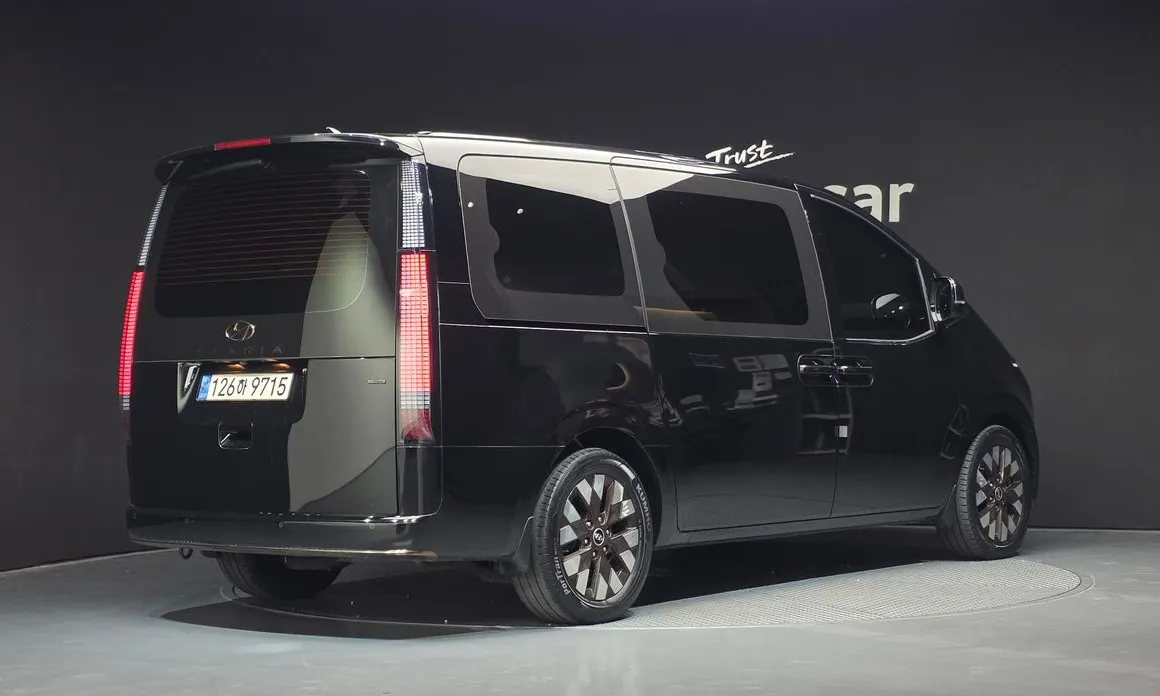 Hyundai Staria