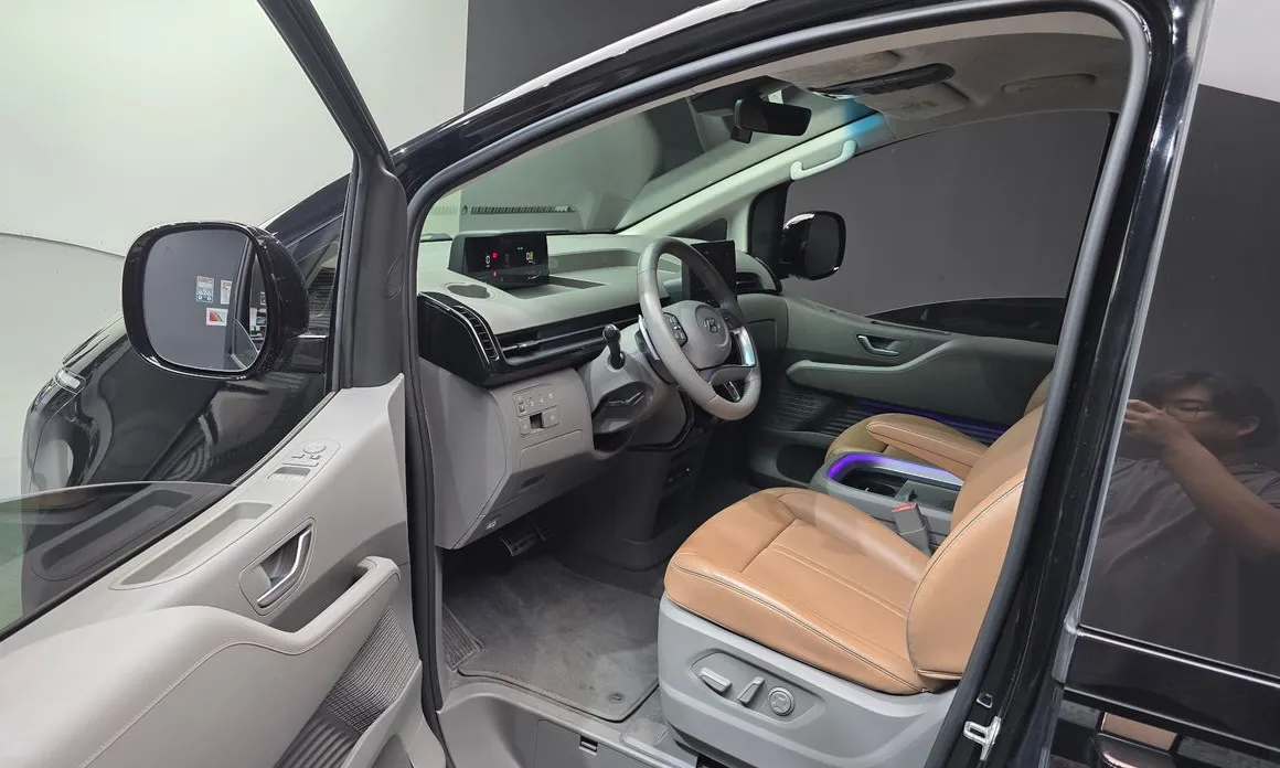 Hyundai Staria