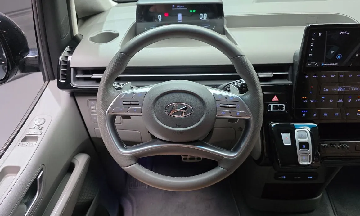 Hyundai Staria