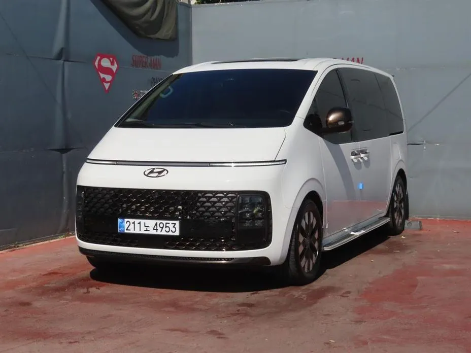 Hyundai Staria