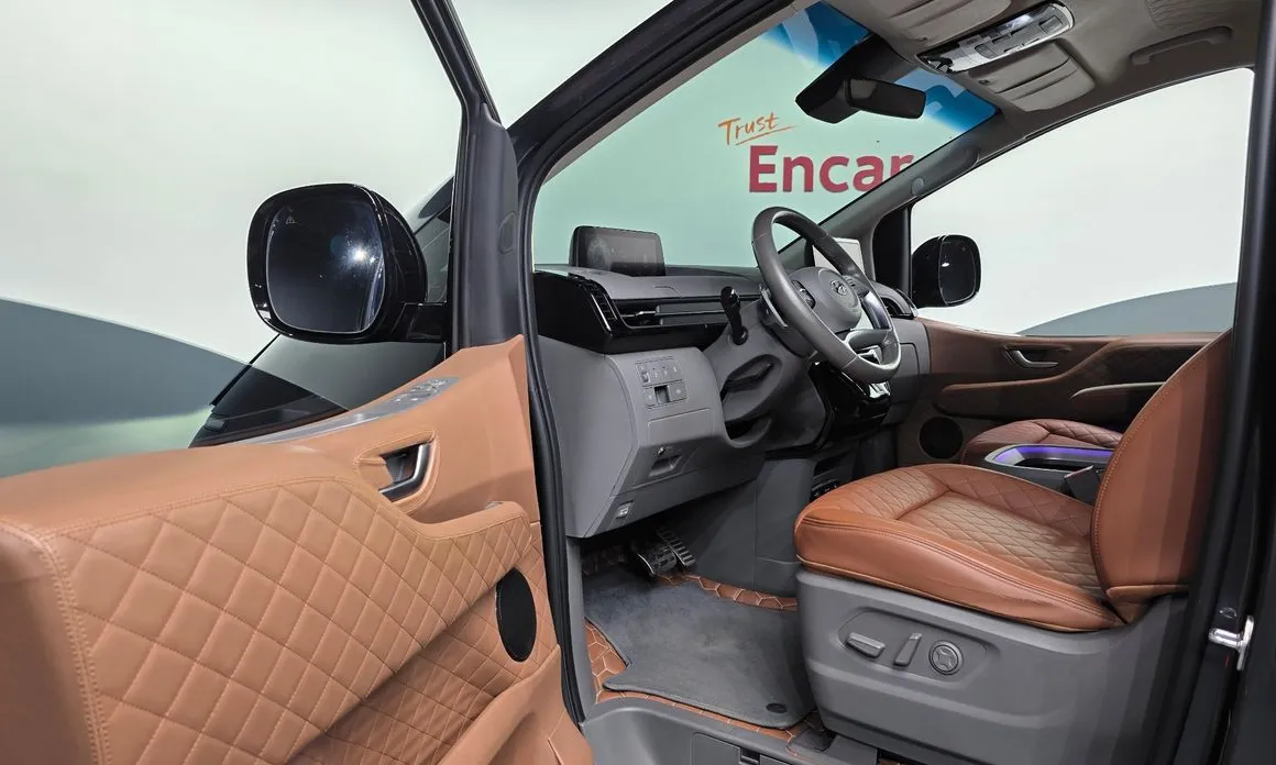 Hyundai Staria