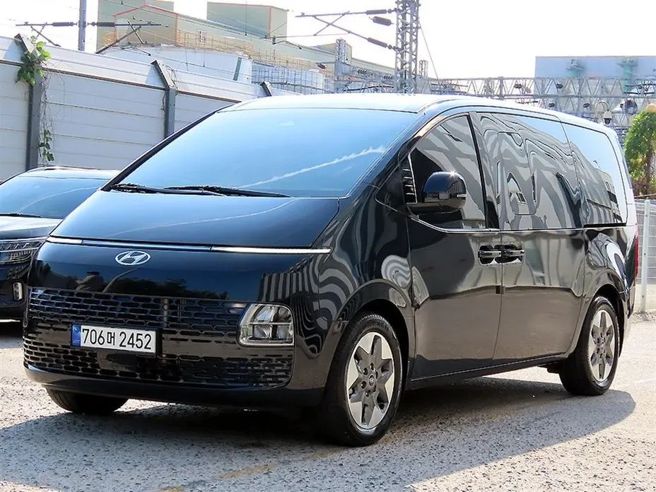 Hyundai Staria