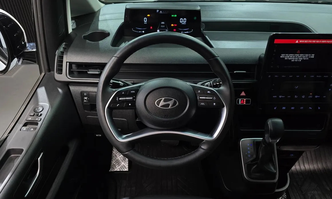 Hyundai Staria