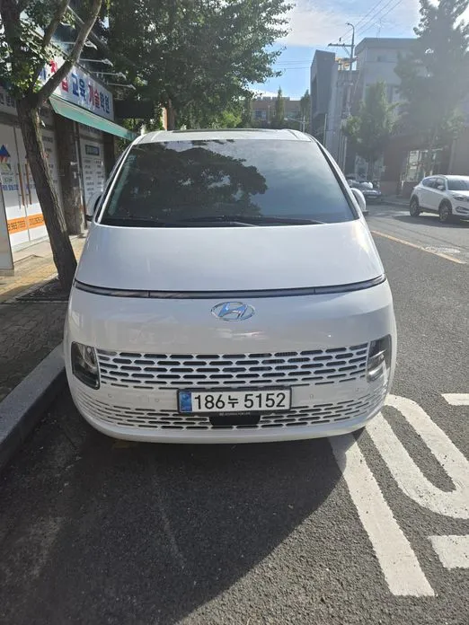 Hyundai Staria