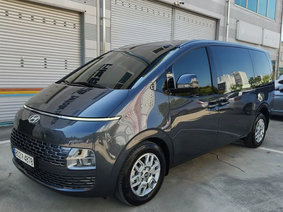 Hyundai Staria