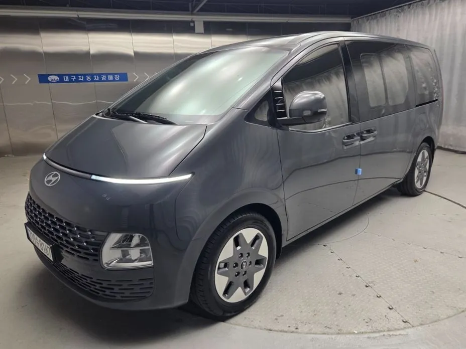 Hyundai Staria