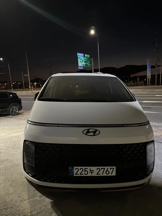 Hyundai Staria