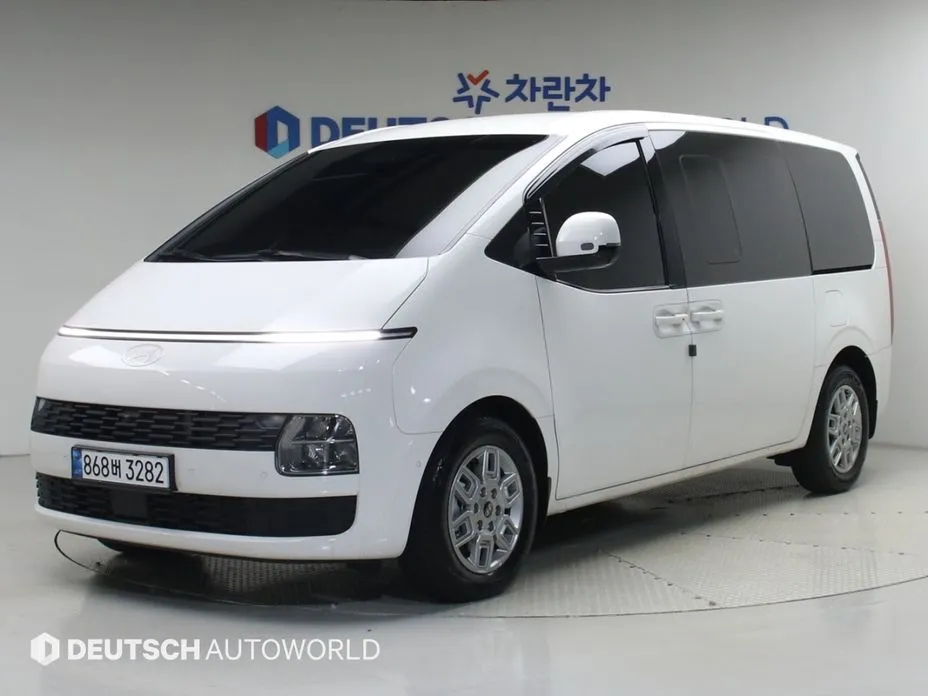 Hyundai Staria