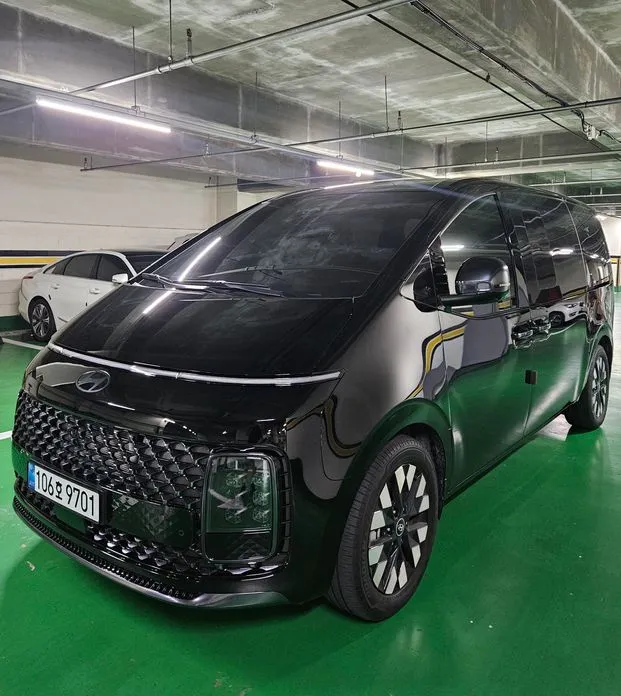 Hyundai Staria