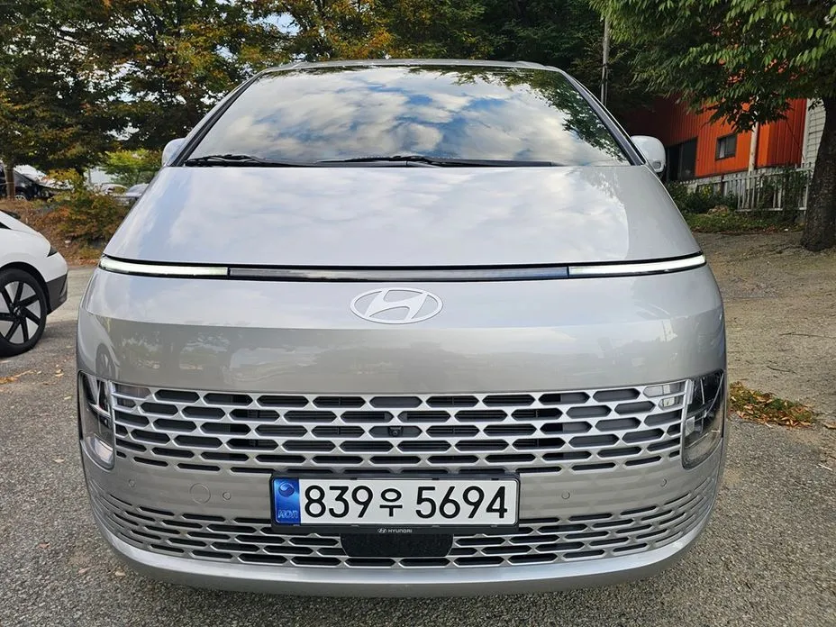 Hyundai Staria