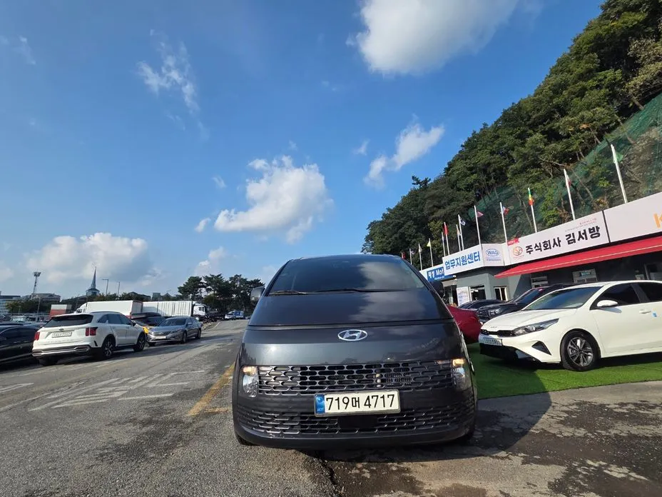 Hyundai Staria