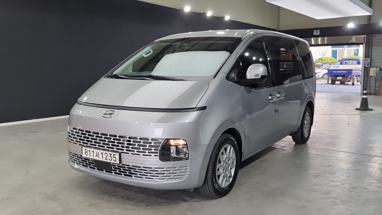 Hyundai Staria