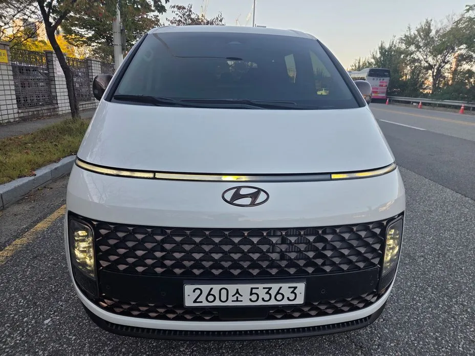 Hyundai Staria