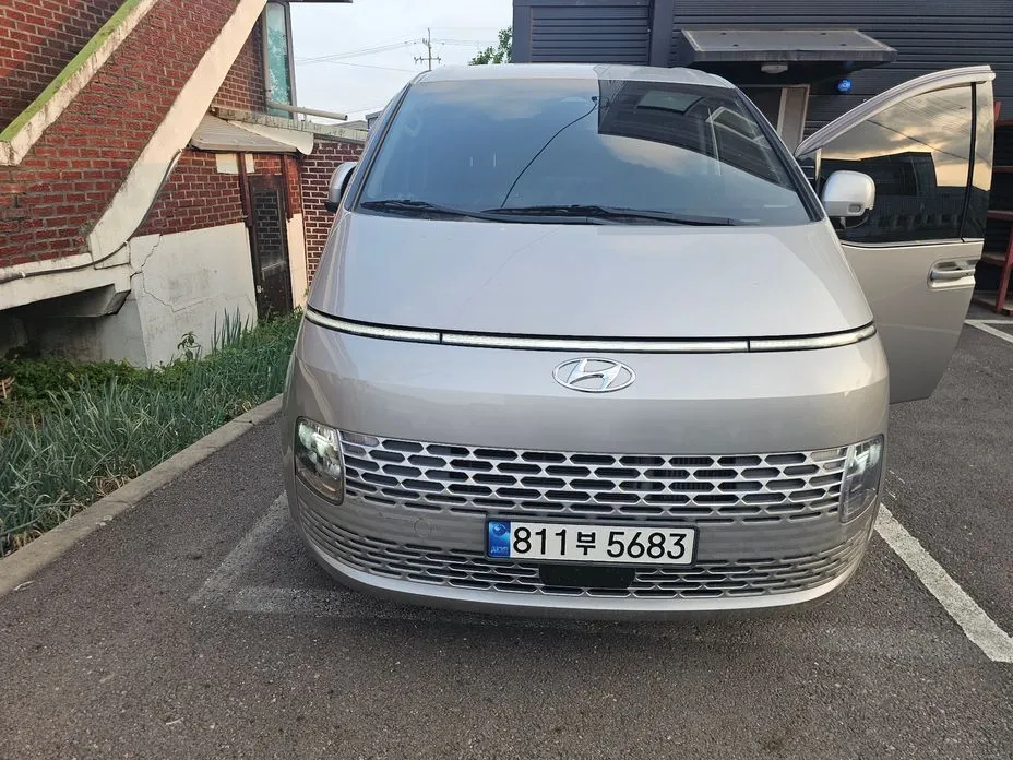 Hyundai Staria