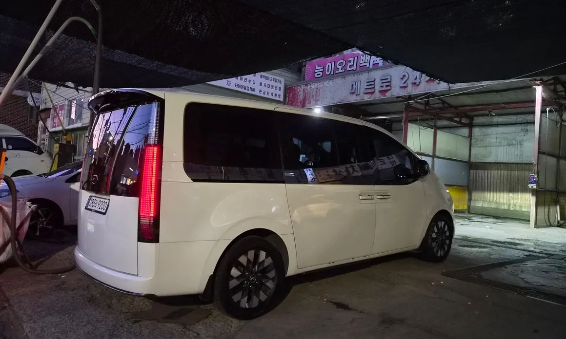 Hyundai Staria
