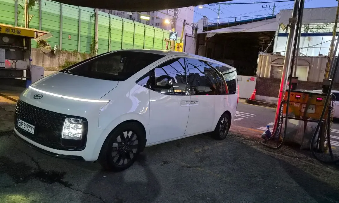 Hyundai Staria