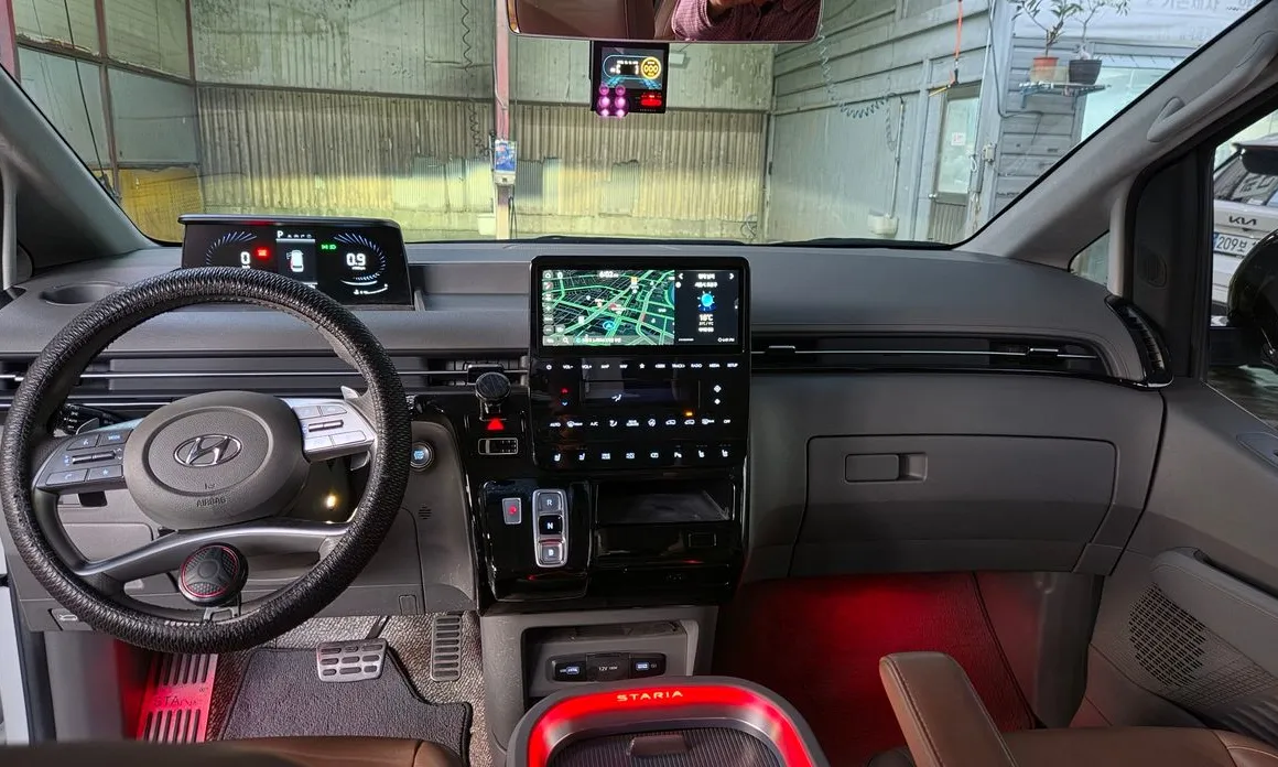 Hyundai Staria