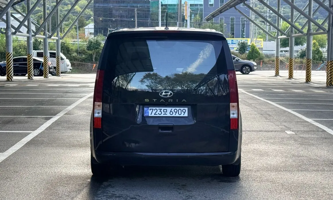 Hyundai Staria