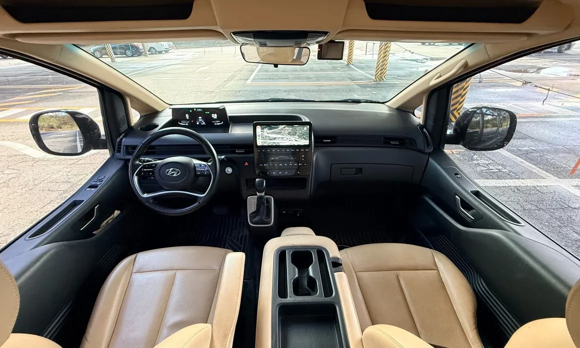 Hyundai Staria
