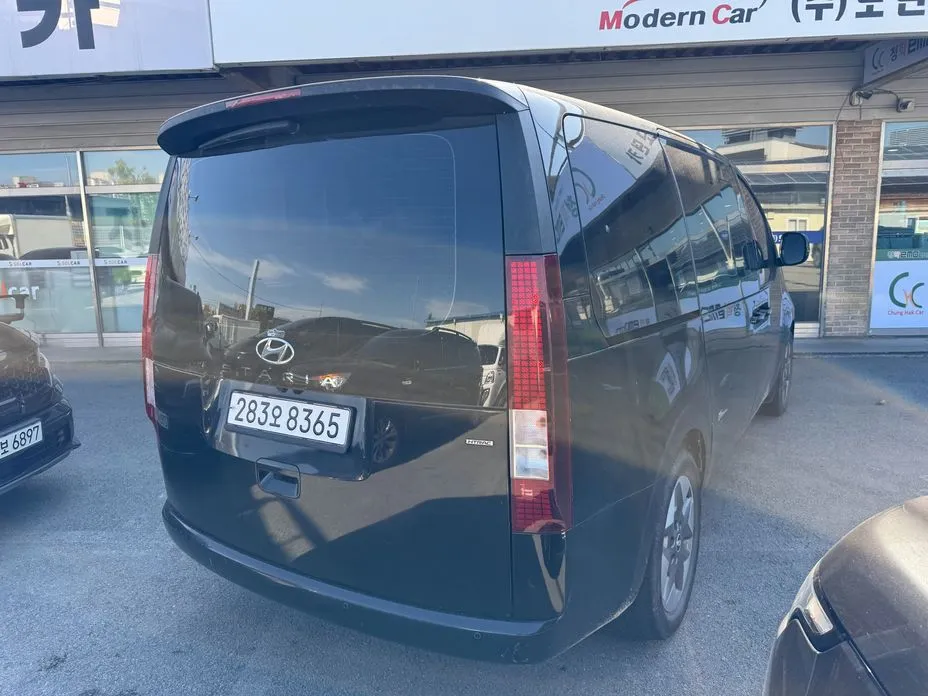 Hyundai Staria