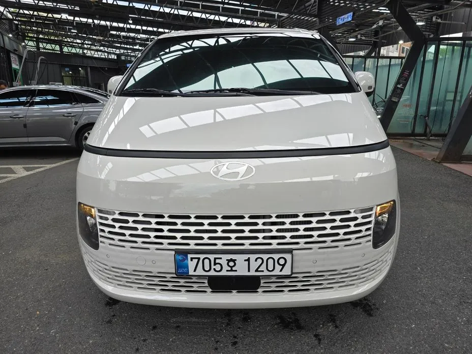 Hyundai Staria
