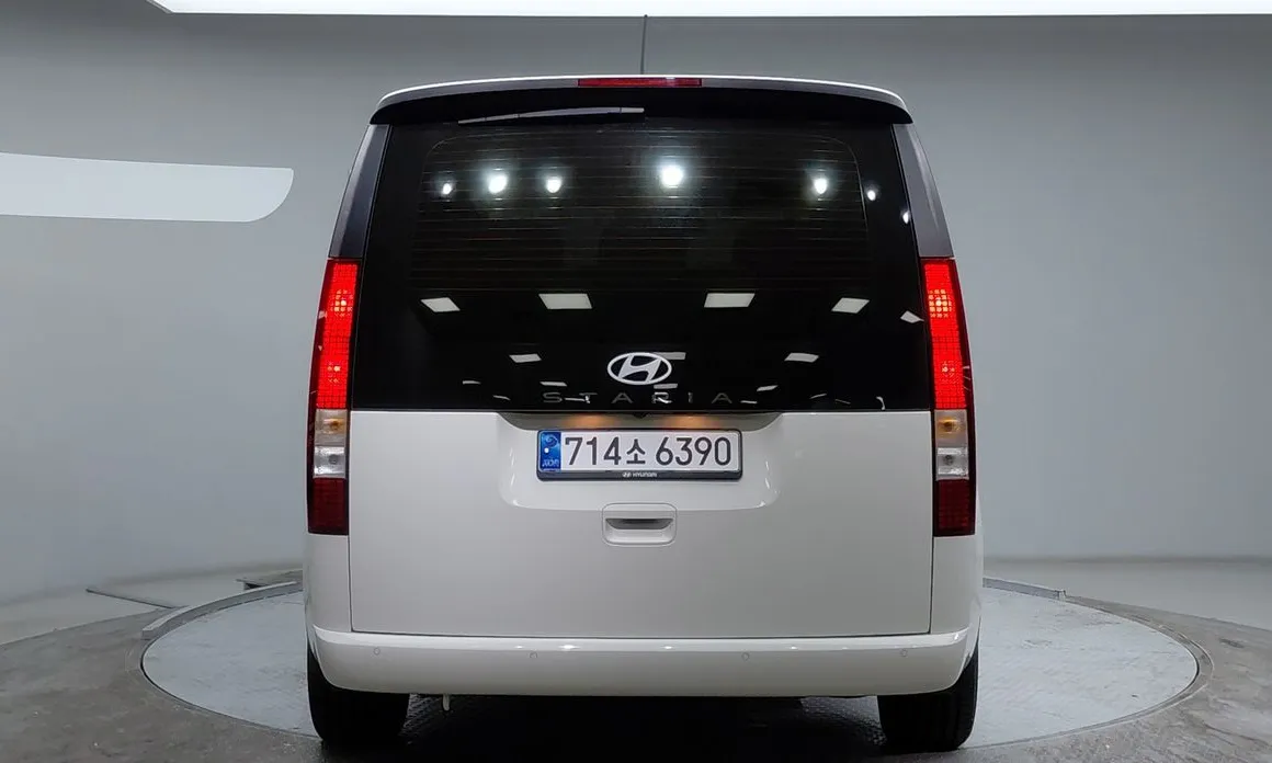 Hyundai Staria