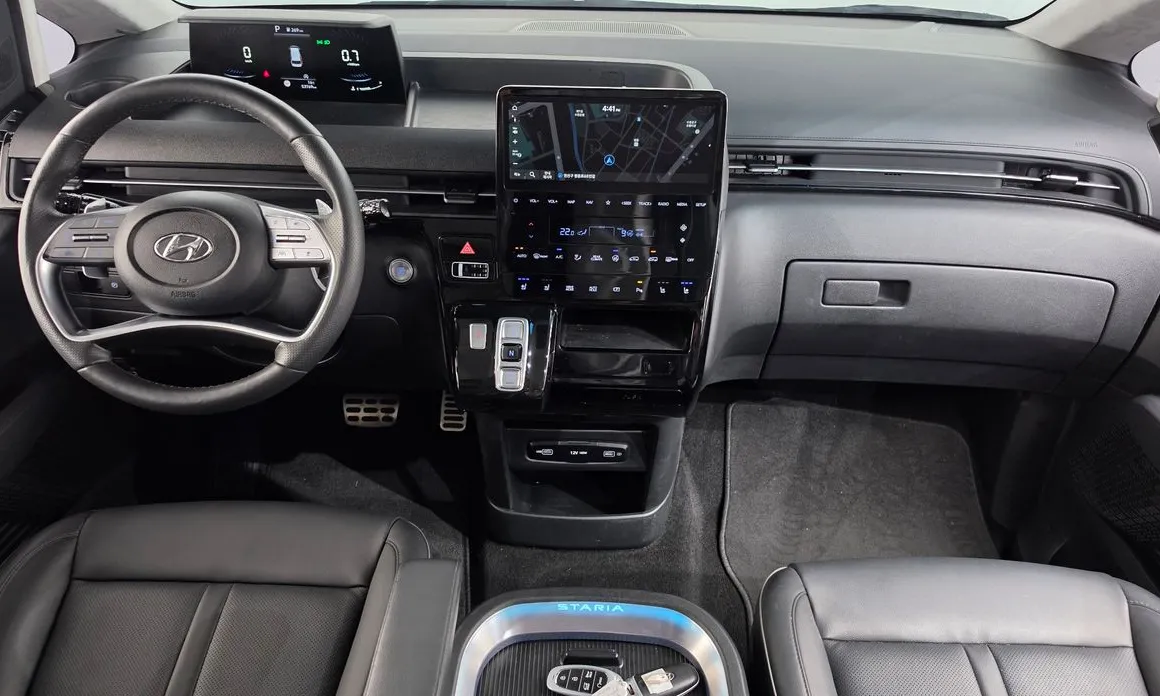 Hyundai Staria