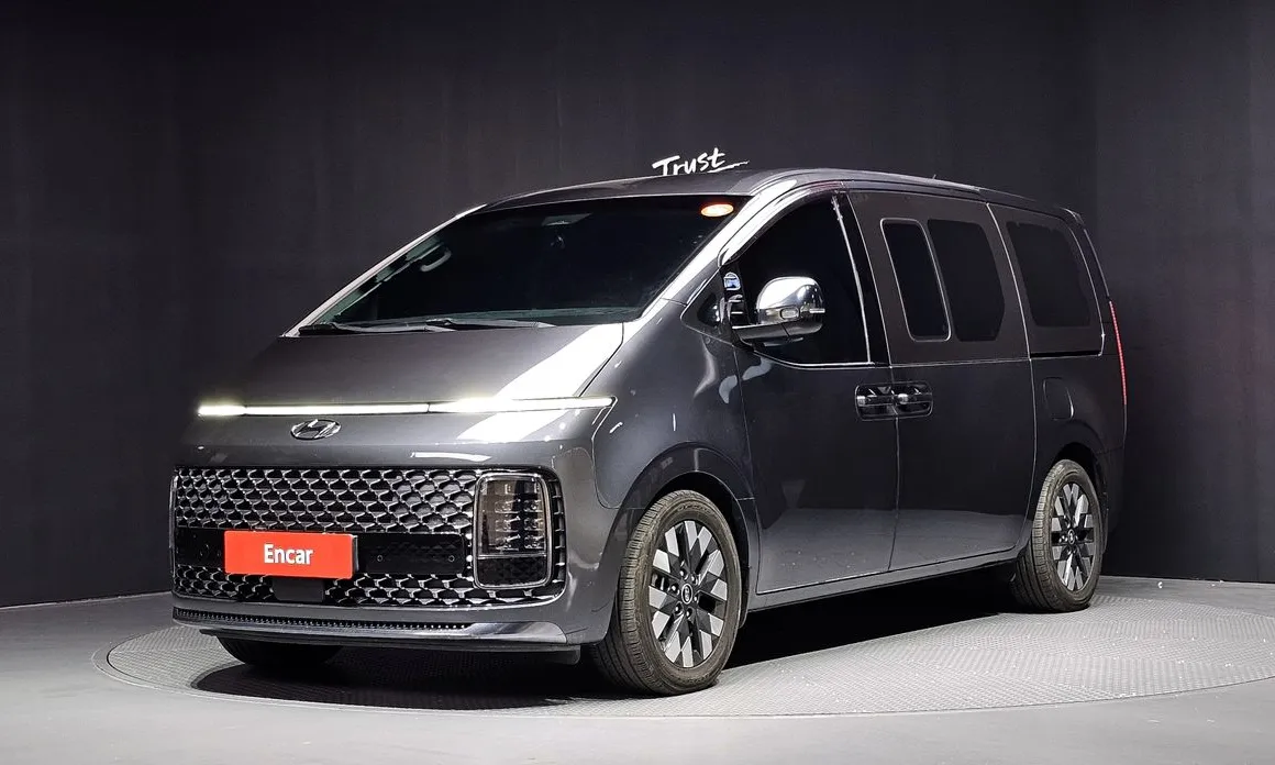 Hyundai Staria