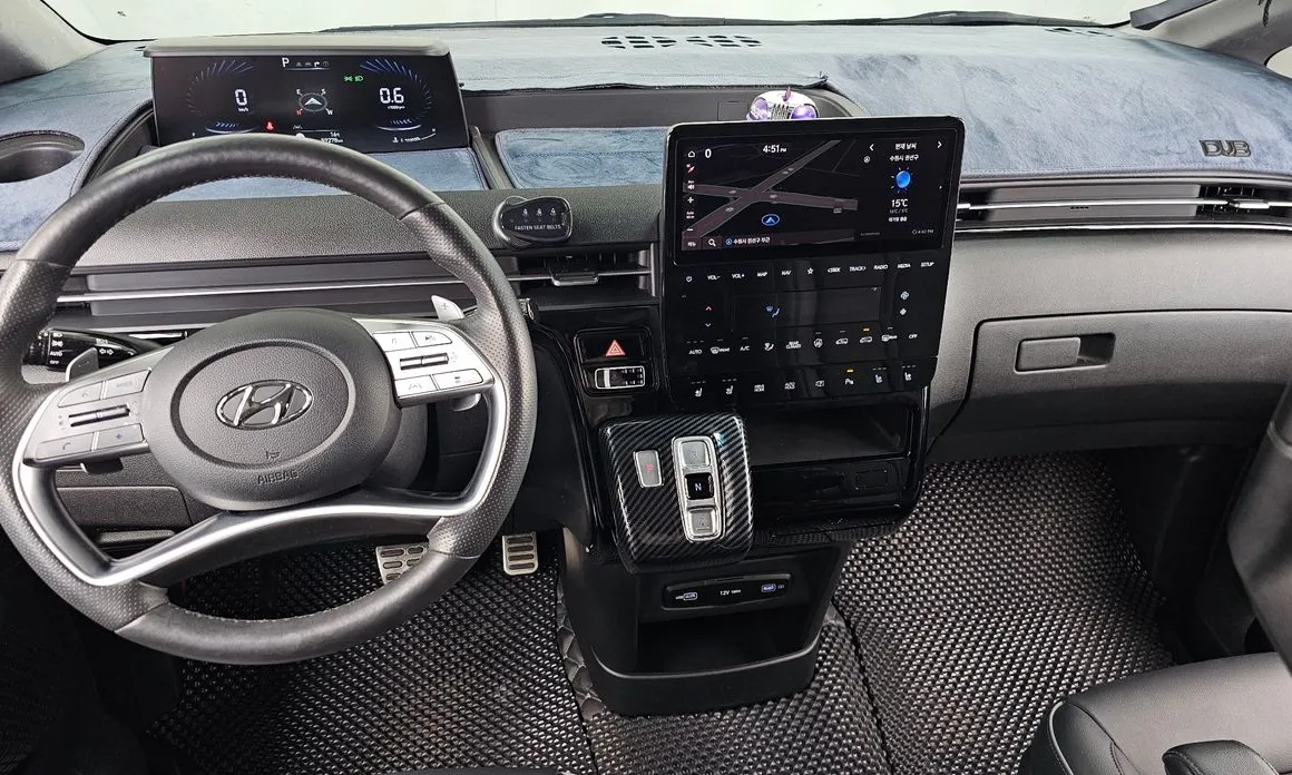 Hyundai Staria