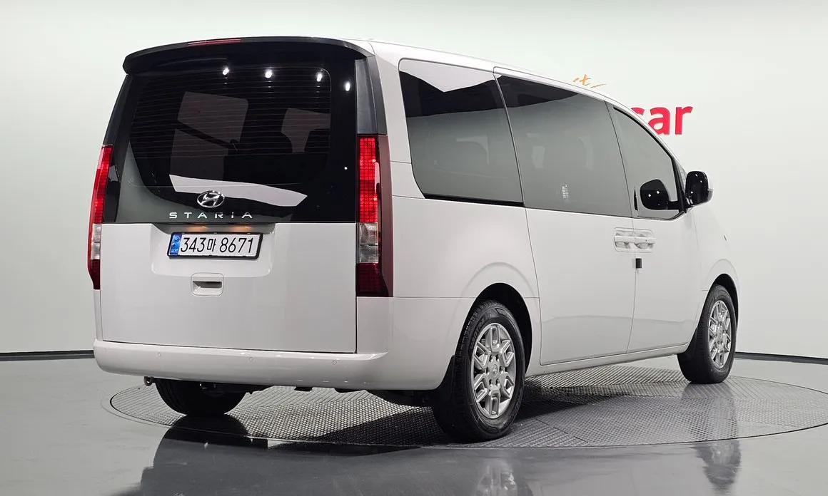 Hyundai Staria