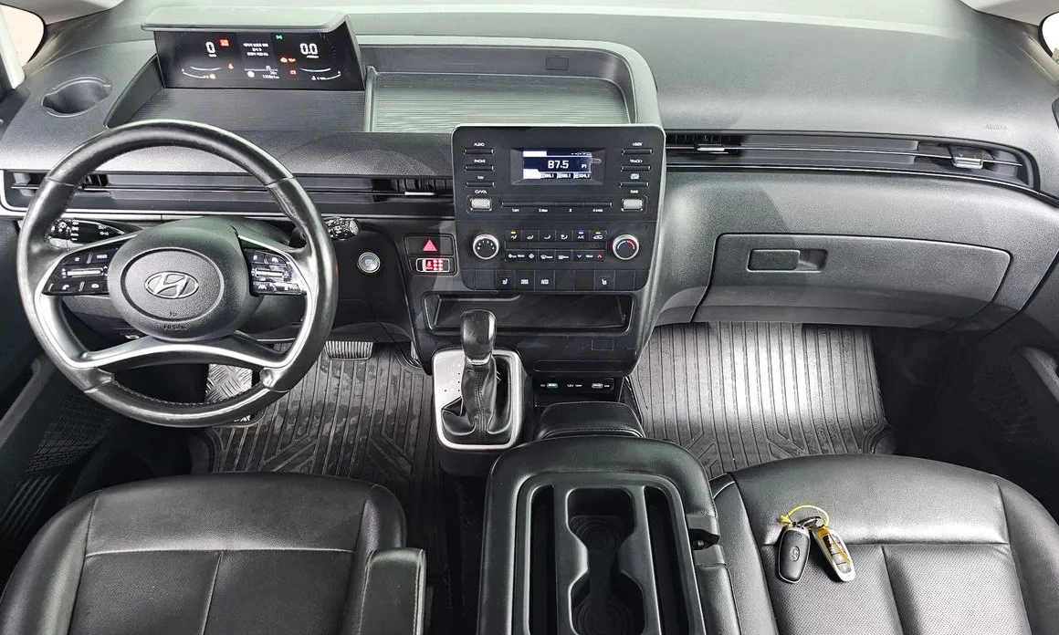 Hyundai Staria