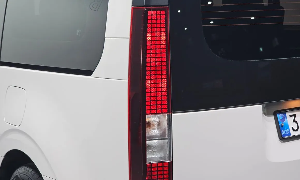 Hyundai Staria