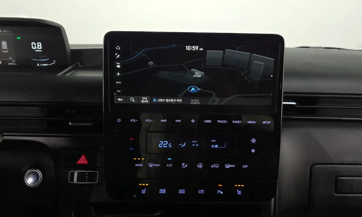 Hyundai Staria