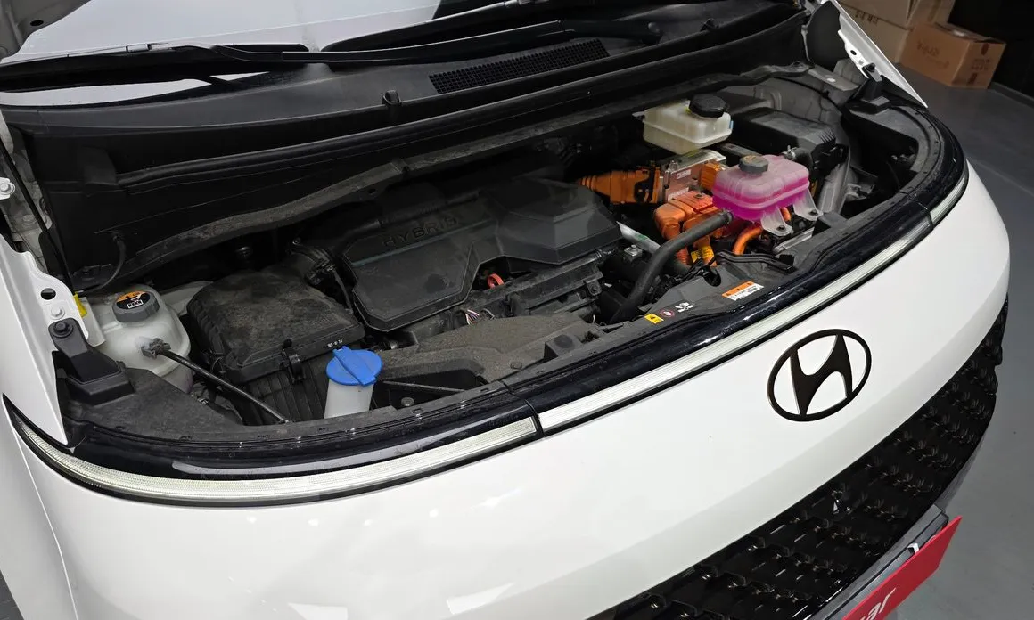 Hyundai Staria