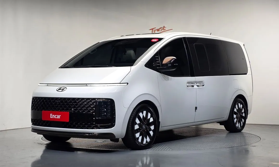 Hyundai Staria