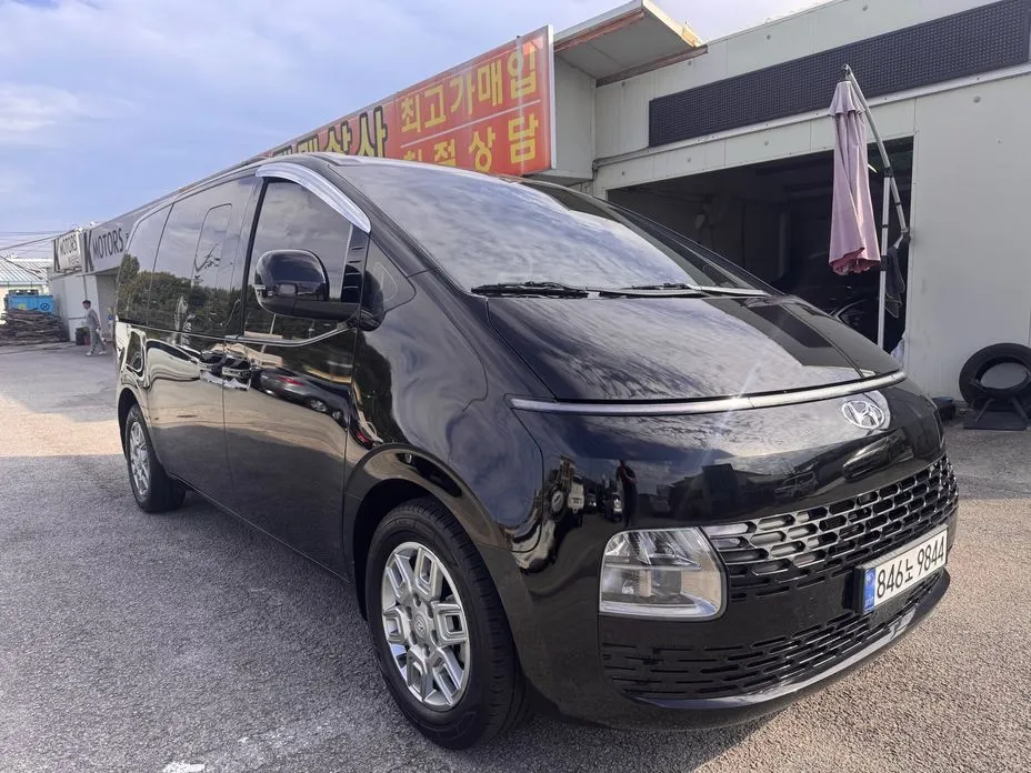 Hyundai Staria