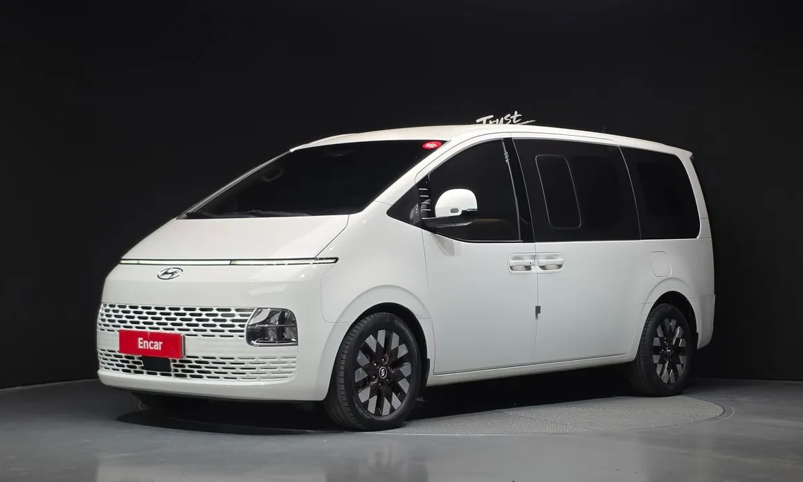 Hyundai Staria