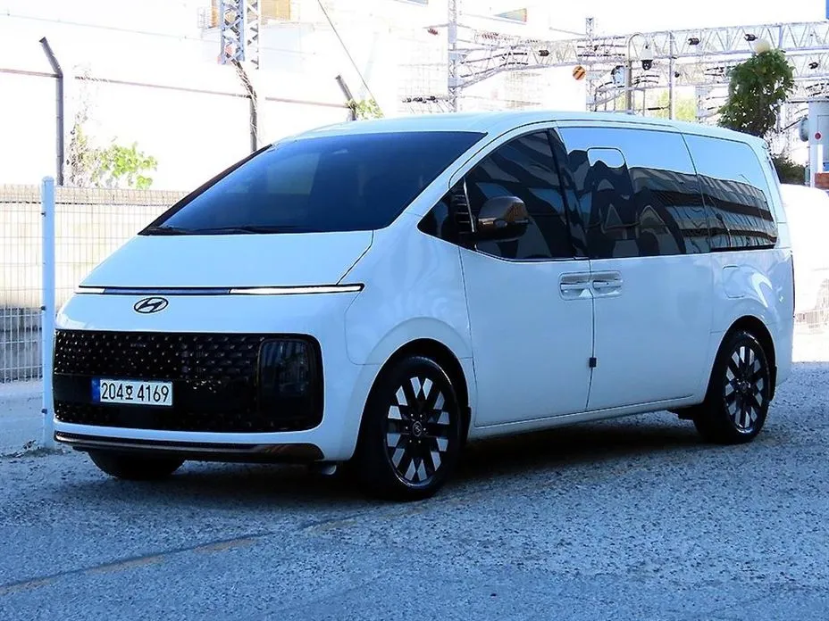 Hyundai Staria