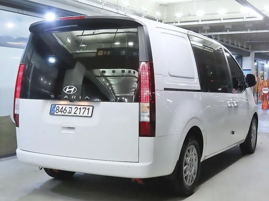 Hyundai Staria