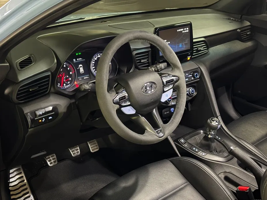 Hyundai Veloster