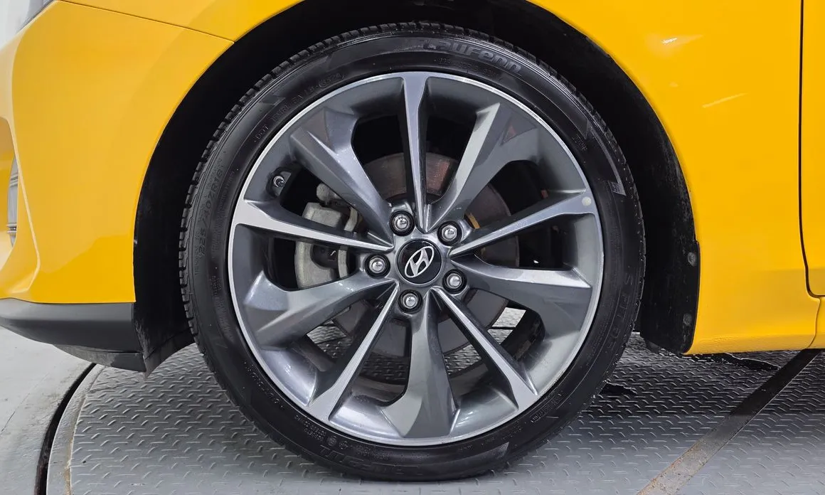 Hyundai Veloster