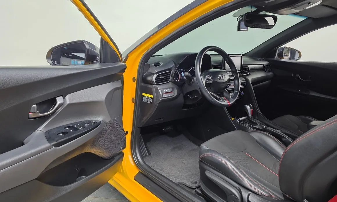Hyundai Veloster