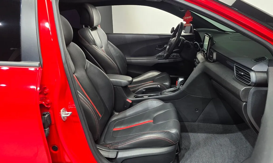 Hyundai Veloster