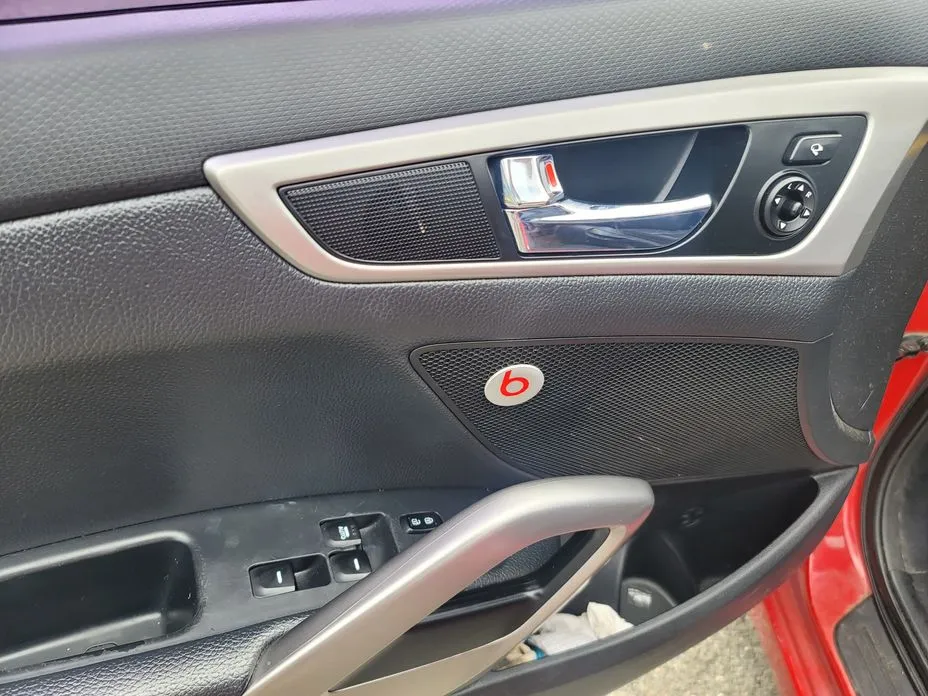 Hyundai Veloster