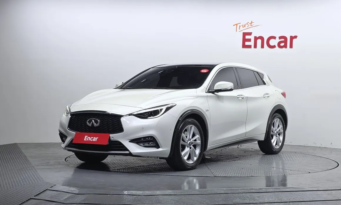 Infiniti Q30