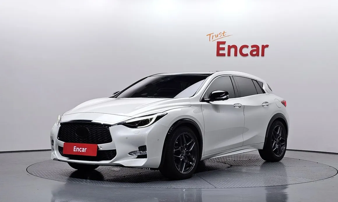 Infiniti Q30