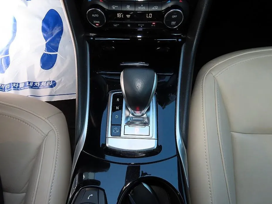 Infiniti Q30