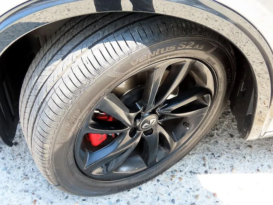 Infiniti Q30