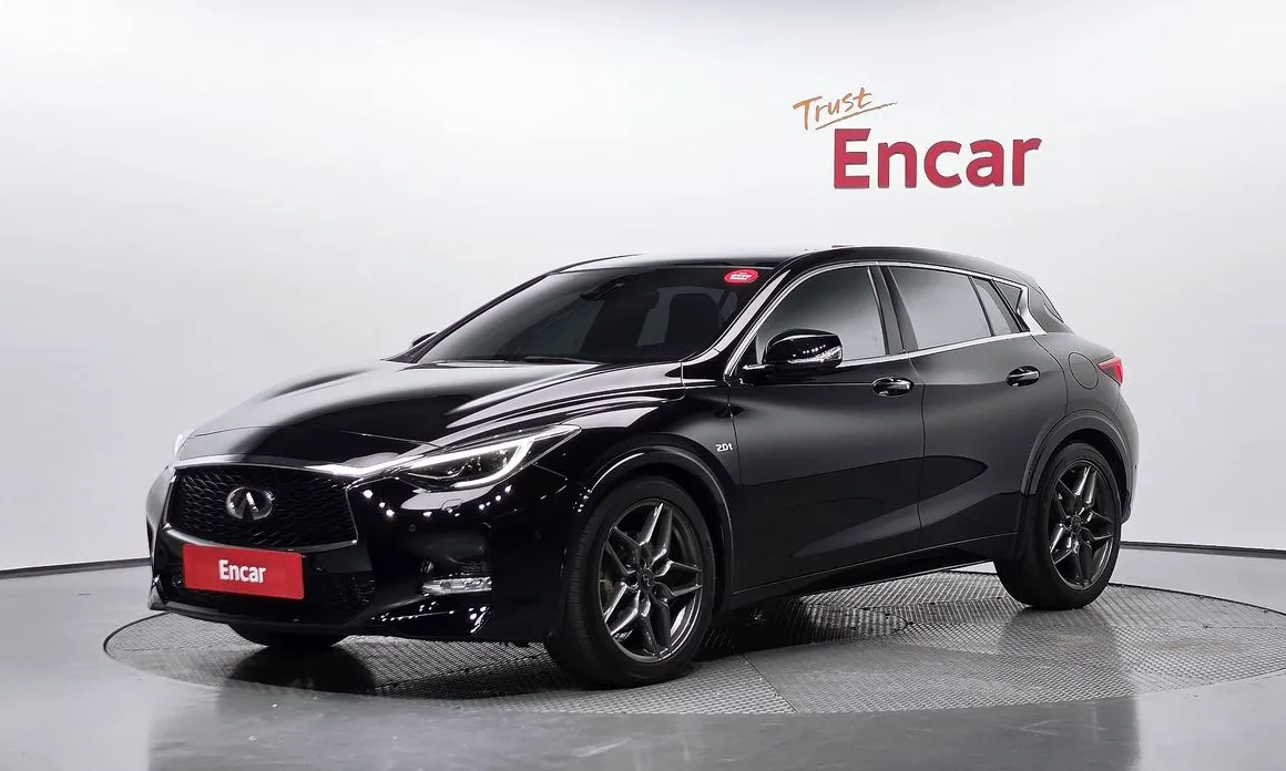 Infiniti Q30